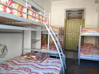Отель Mister Econom Hotel Львов Односпальная кровать в общем номере с 6 кроватями-2